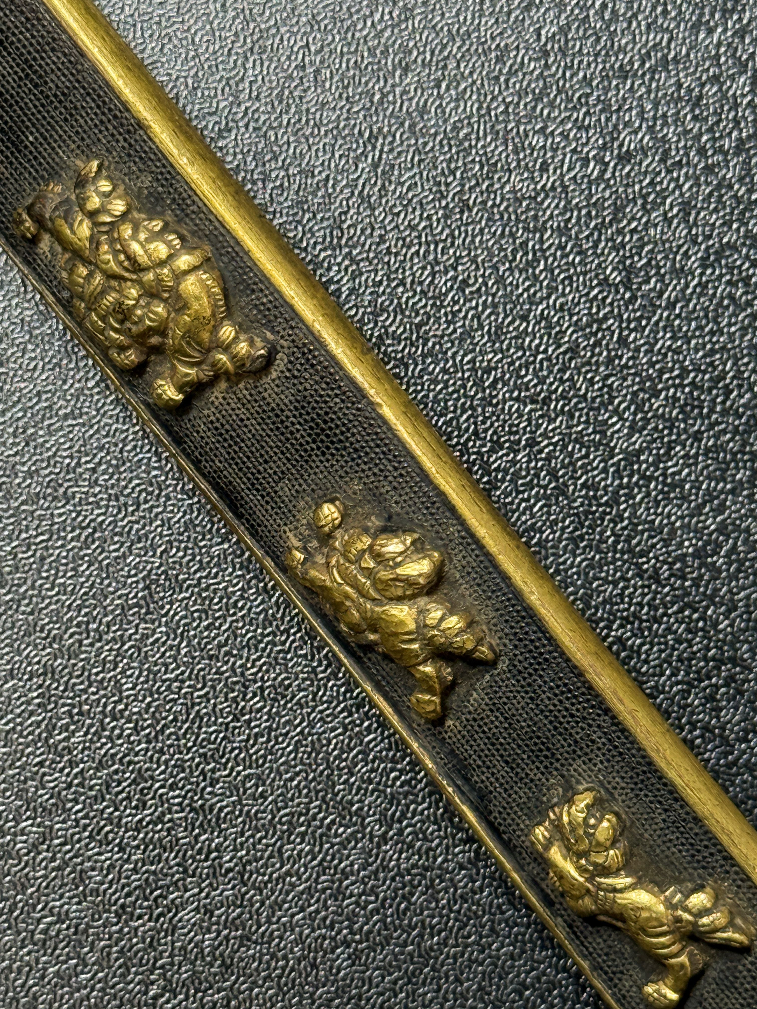 時代武具 刀装具 赤銅 魚子地 鷹彫 獅子図 小柄 （GG1D3F-002） 小柄